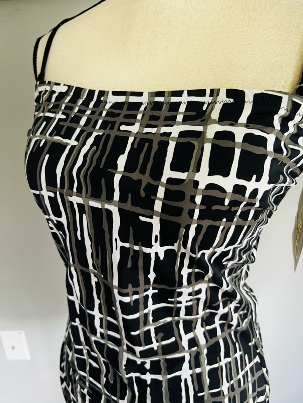 Gottex One Piece Swimsuit - Picture 2 of 9